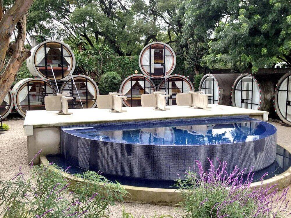 Como é passar a noite dentro de um tubo de concreto? Tubohotel