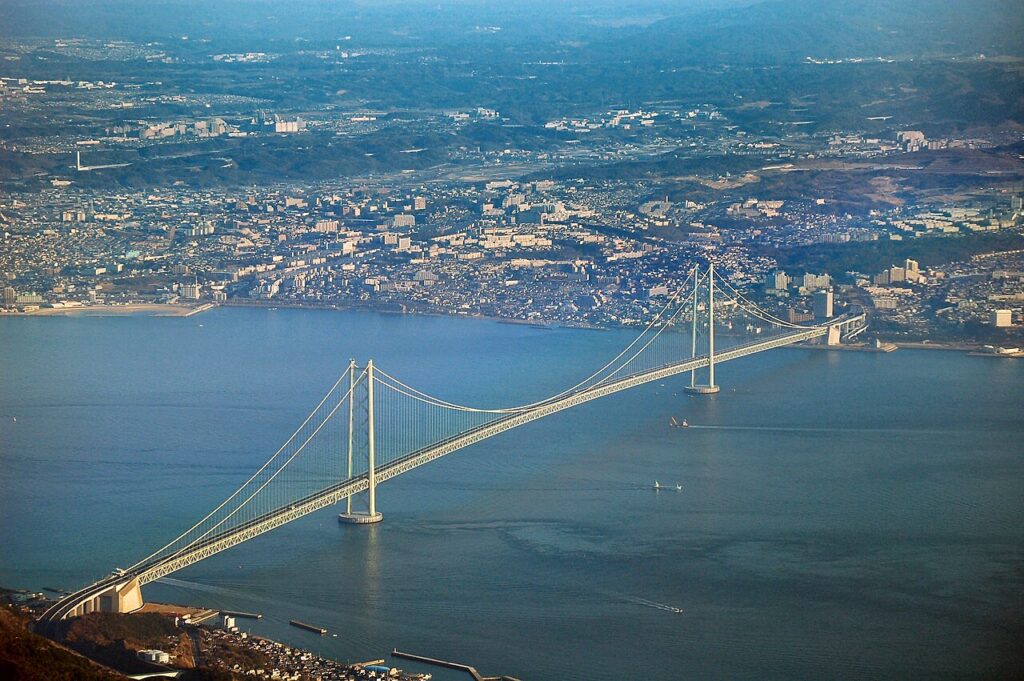 A incrível engenharia da Ponte Akashi-Kaikyo Ponte Akashi-Kaikyo
