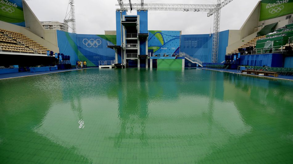 água verde piscinas olímpicas