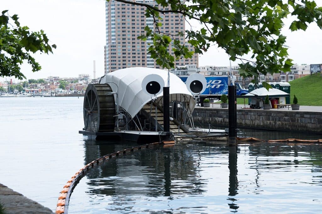 Conheça o Sr. Trash Wheel, máquina de limpar rios que está revolucionando Baltimore Mr. Trash Wheel