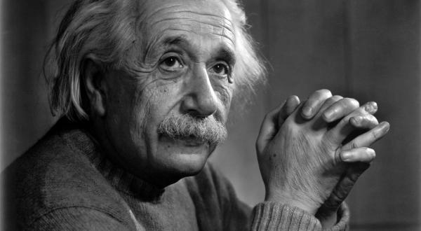 Albert Einstein entre os melhores cientistas de todos os tempos
