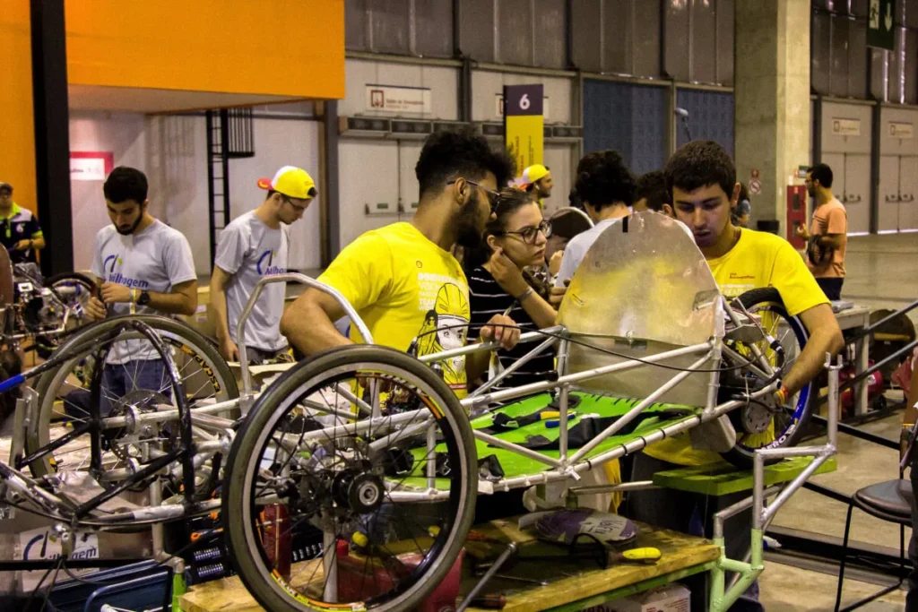 Sair de um acidente em menos de um minuto, será que é possível? | Shell Eco-Marathon