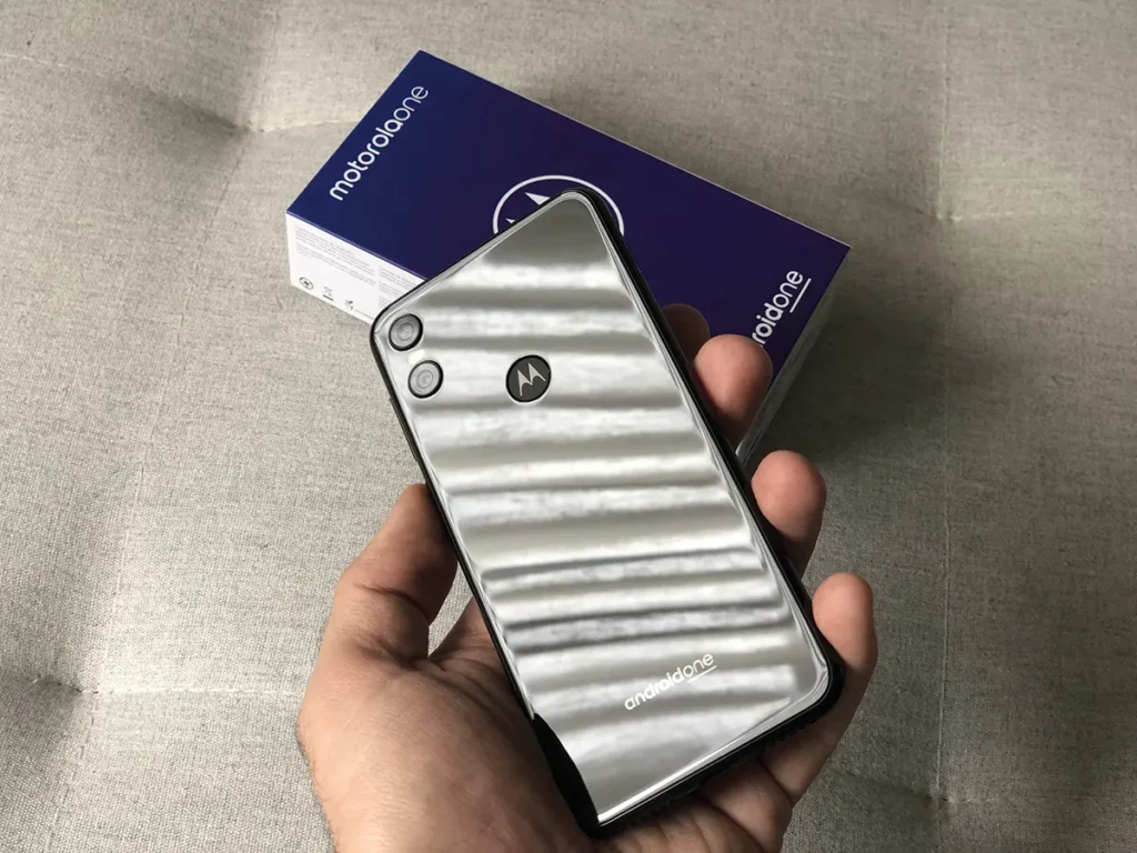 Testamos o novo Motorola One. Confira nossa opinião!