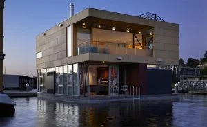 Arquitetura moderna flutuante: confira este modelo de casa sobre as águas