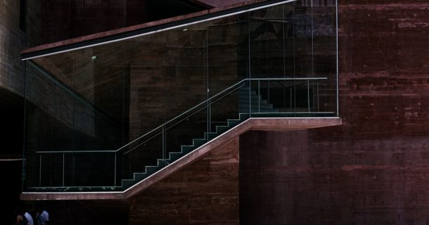 O que é e quais as vantagens e desvantagens do concreto colorido?