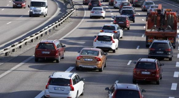 Volvo desenvolve piloto automático para carros em engarrafamento