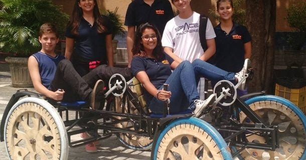 Estudantes cariocas são os primeiros brasileiros a participar de competição da NASA (e pedem sua ajuda para chegar lá)