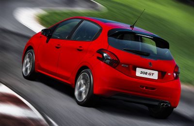 Review: testamos o novo Peugeot 208 GT