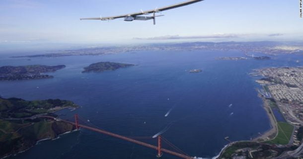 Avião solar pousa na Califórnia após 60h de vôo autônomo