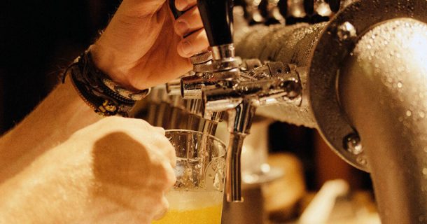 Cervejaria em Bruxelas vai construir tubulação de cerveja pela cidade