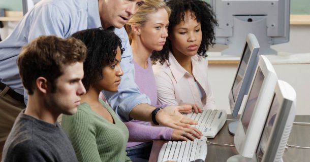 Saiba o que é uma empresa júnior e seus objetivos