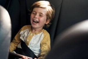 Aplicativo permite que pais monitorem ao vivo as corridas de táxi de seus filhos