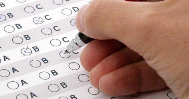 POLÊMICA: passar ou receber cola pode se tornar crime