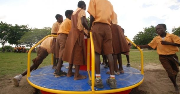 Ação social de engenheiro gera energia na África