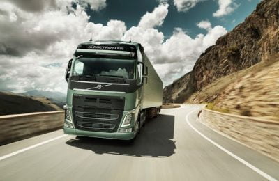 Volvo caminhões lançará novo vídeo com Henry Alex Rubin