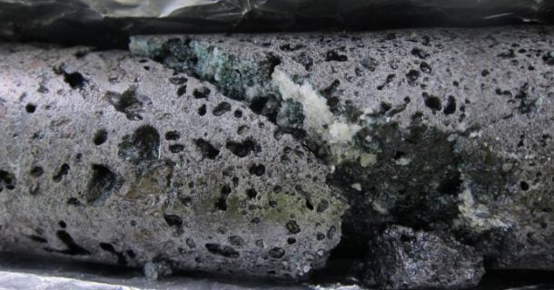 Solução para os gases do efeito estufa? Cientistas descobrem o CO2 que se transforma em pedra