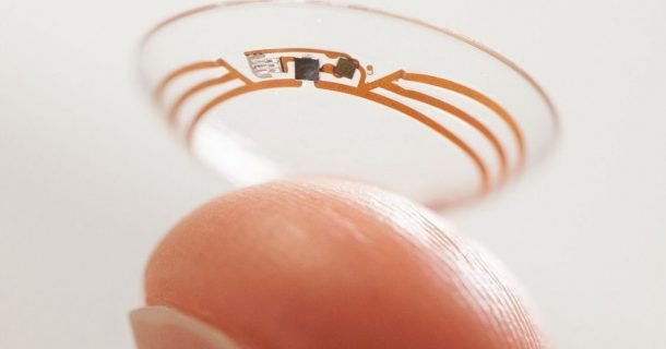 Que tal uma lente de contato com câmera acoplada?