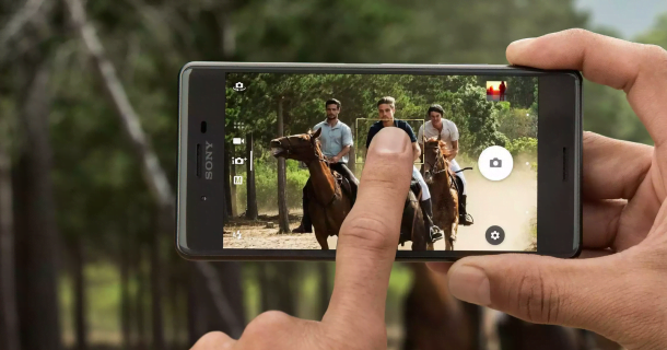 Novo Sony Xperia X recarrega 5,5 horas de bateria em apenas 10 minutos