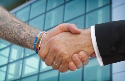 Tatuagem no trabalho: pode ou não pode?