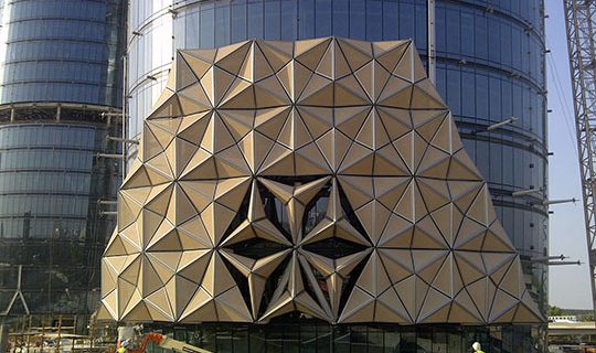 Torres Al Bahar são construídas em Abu Dhabi com Escudo Térmico Revolucionário