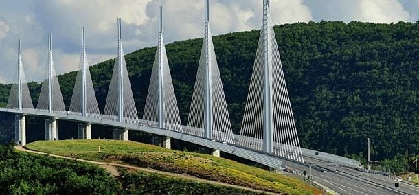 Viaduto de Millau, a ponte estaiada que vai te surpreender