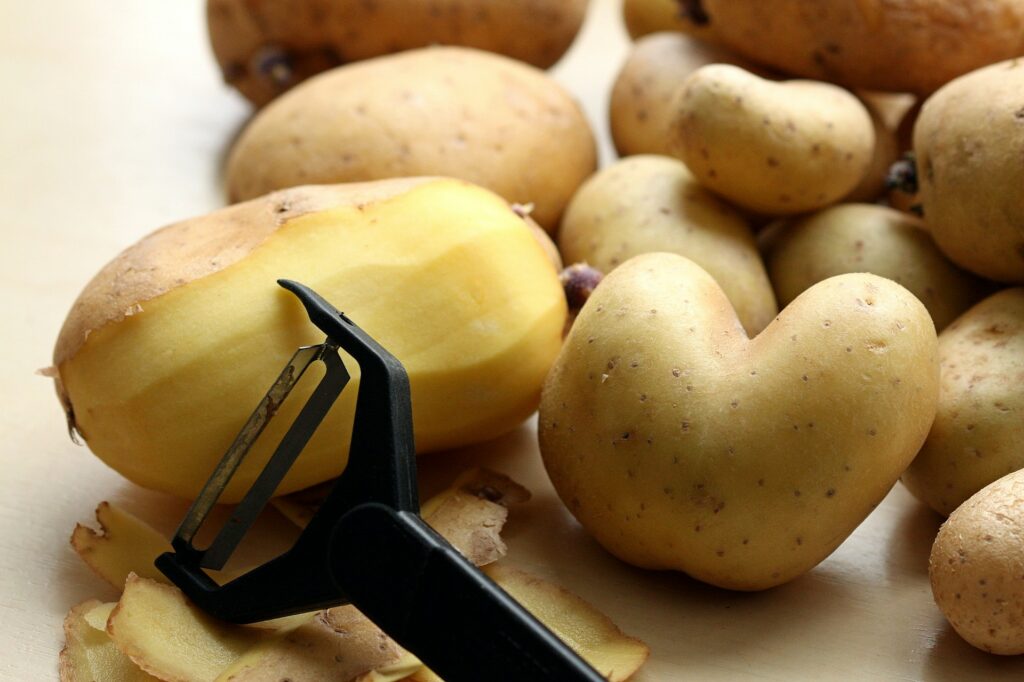 Cascas de batata na produção de materiais ecológicos para a construção civil batatas