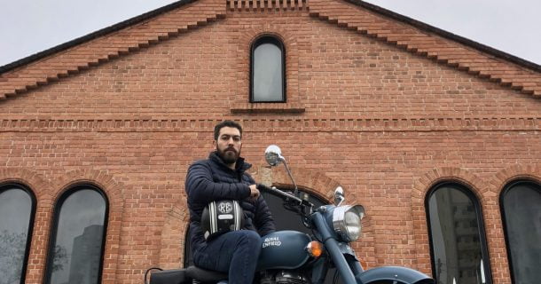 Review: Pilotamos a Royal Enfield Classic Squadron Blue