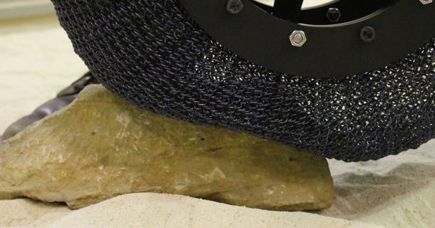 NASA desenvolve pneu quase indestrutível