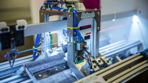 Tricotando robôs: Pesquisadores programaram máquinas de costura para fazer objetos macios e acionáveis