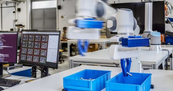 robô pegar e manipular objetos