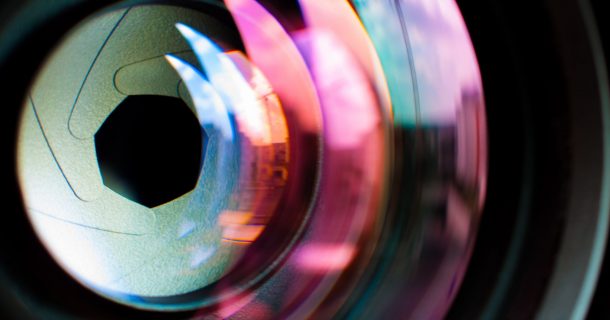 Pesquisadores desenvolvem lente mais fina e leve para celulares e drones