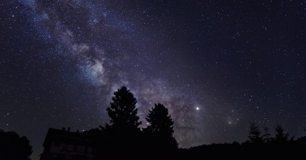 céu noturno estrelado