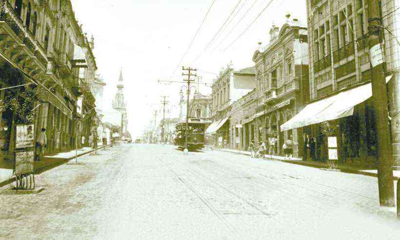Rua da Bahia, no Centro de Belo Horizonte, década de 1920, época de pandemia