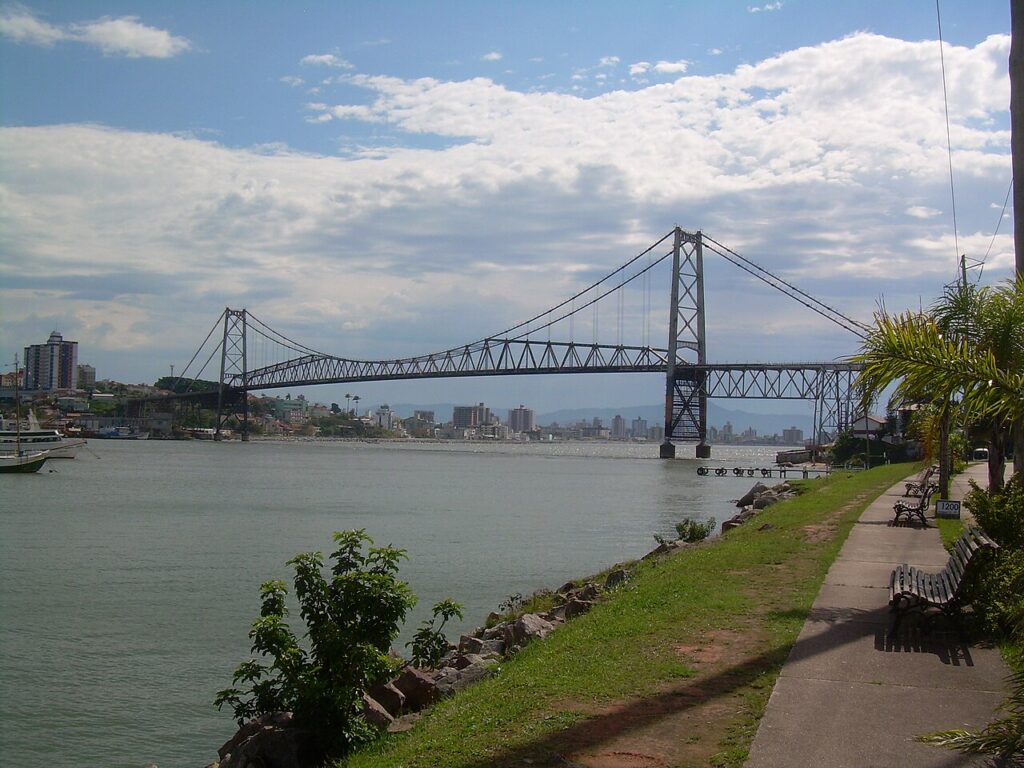 Conheça a história da Ponte Hercílio Luz, da inauguração à restauração Ponte Hercílio Luz, Florianópolis