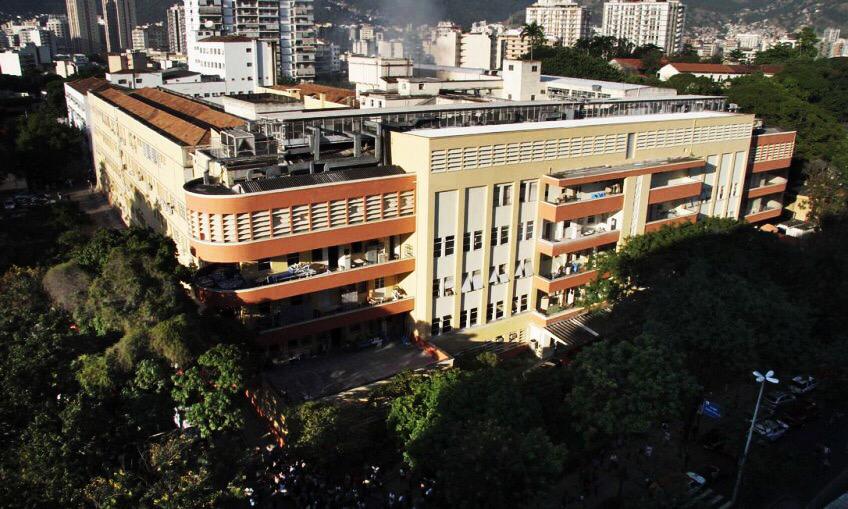 Conhecimento acadêmico e a comunidade: extensão universitária e a formação do profissional cidadão 9 vista aérea do hospital universitário da UFJR