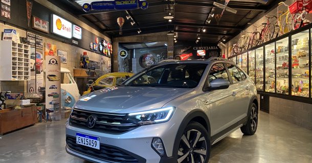 dianteira do nivus da volkswagem na cor prata