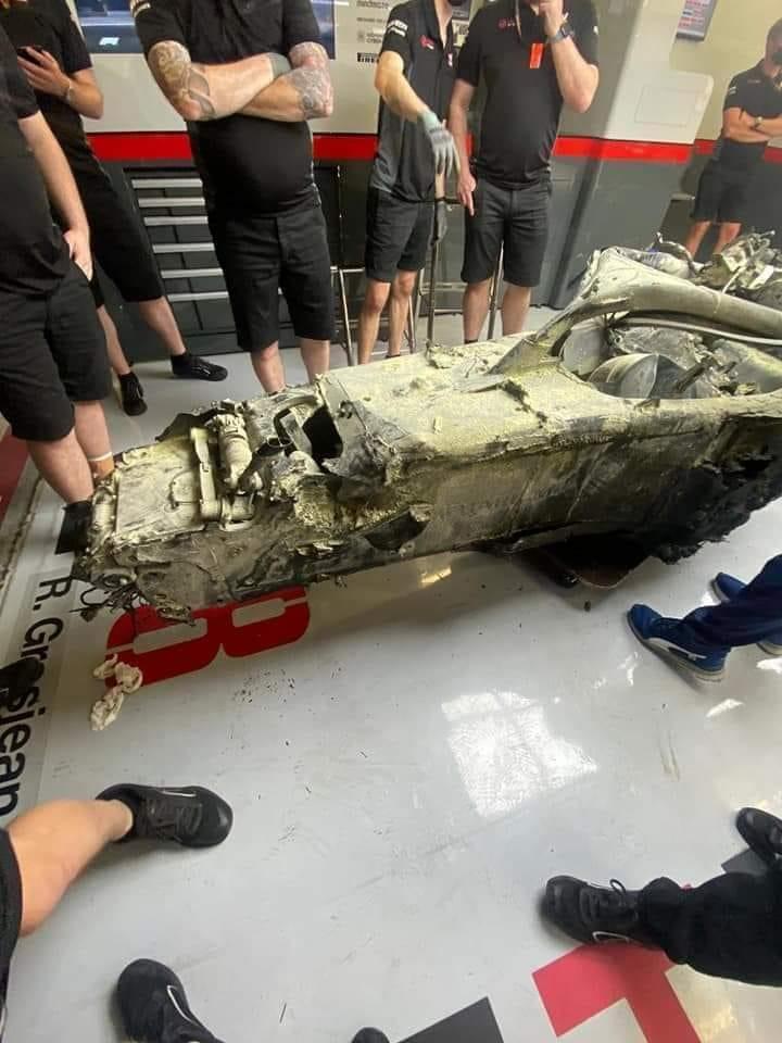 O que podemos aprender sobre engenharia com o acidente de Grosjean na Fórmula 1? 12 Carro de Grosjean após o acidente