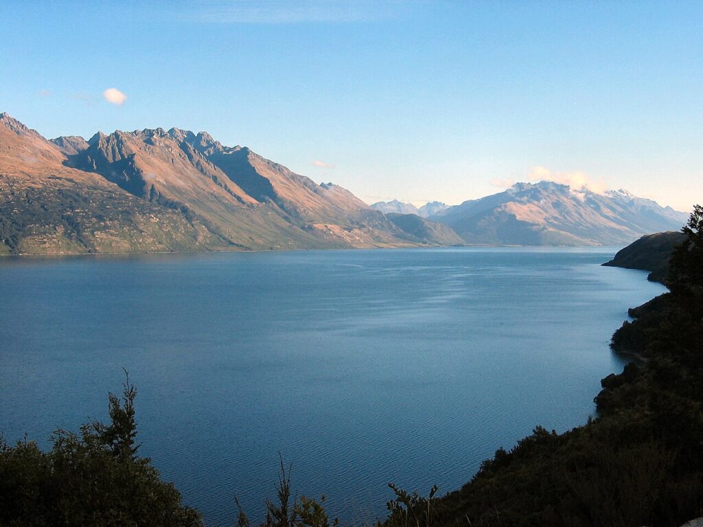 Na Nova Zelândia, casal doou 900 hectares de terra para conservação Lago Wakatipu