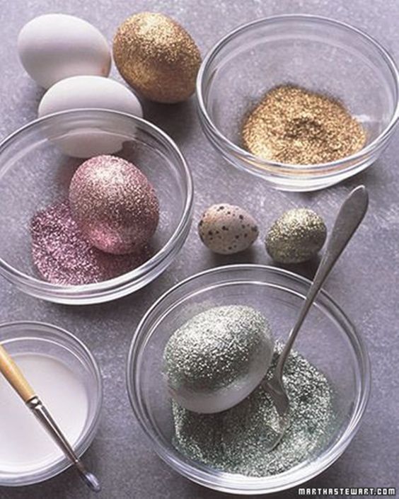 Ovos decorados com glitter