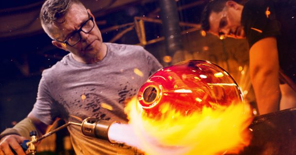 'Vidrados' da Netflix: série lembra a importância dos trabalhos de Arte em Vidro