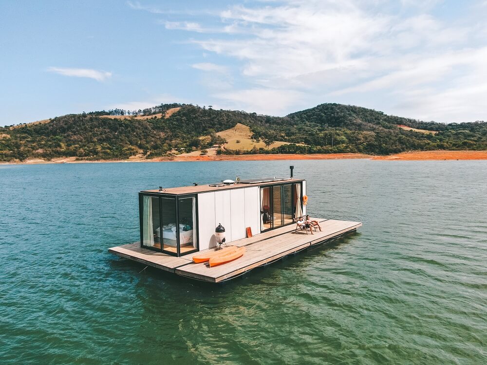 O que é e como funciona a arquitetura e a engenharia estrutural das casas flutuantes? casas flutuantes