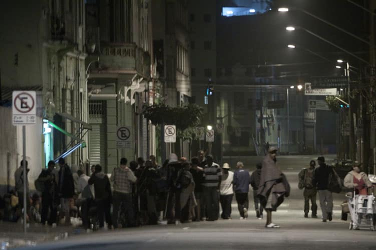 Cracolândia de São Paulo: atitude polêmica da prefeitura gera opiniões controvérsias entre especialistas cracolândia