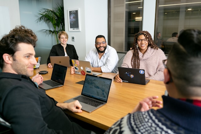 Dica de ouro! Saiba como tornar as suas reuniões virtuais ou presenciais muito mais produtivas reuniões virtuais e presenciais