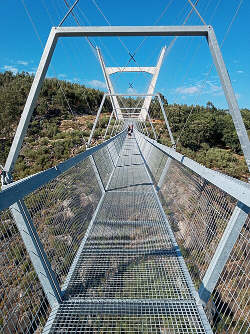 Conheça a maior ponte suspensa para pedestres do mundo, inaugurada em Portugal ponte 516 arouca