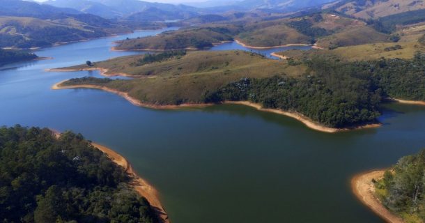 Vista da Represa do Rio Cachoeira, do Sistema Cantareira, em Piracaia — Foto: Renato César Pereira/Futura Press/Estadão