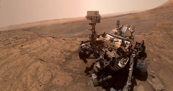 O rover Curiosity da NASA tirou esta selfie em 11 de outubro de 2019, o 2.553º dia marciano, ou sol, de sua missão.
