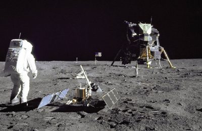 Armstrong e Buzz na superificia da Lua