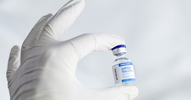 Saiba como a Engenharia de Produção contribuiu com a fabricação de testes e vacinas durante a pandemia Pandemia