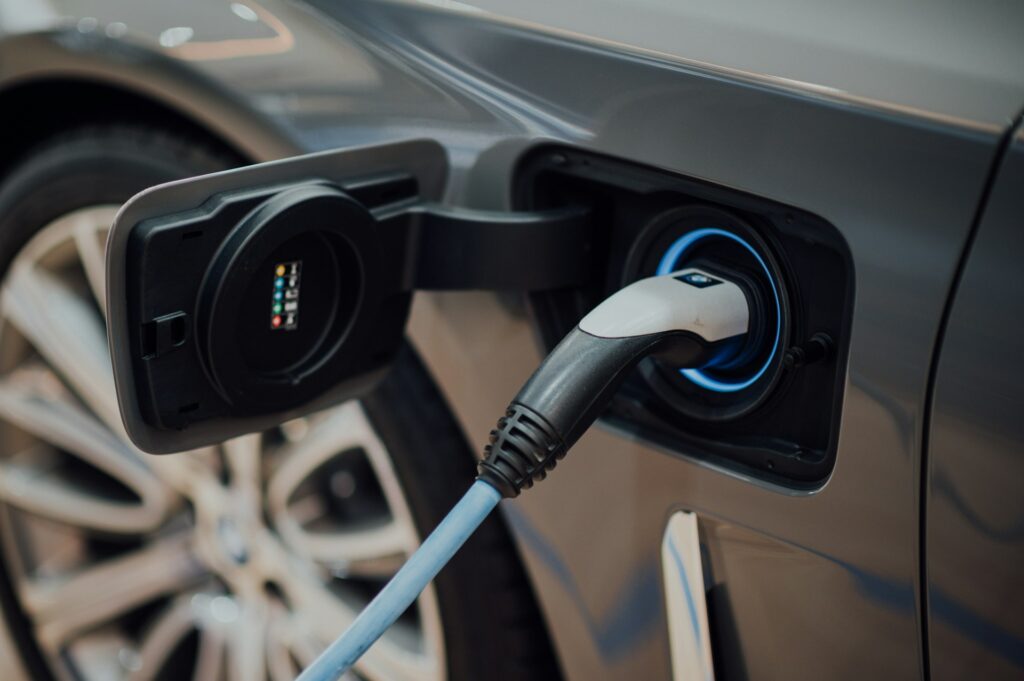 Conheça o novo sistema de recarga para veículos elétricos da empresa L-Charge veículos elétricos
