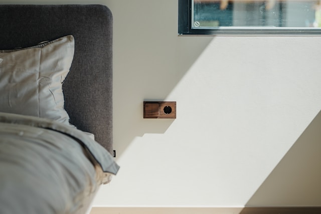 Quantas tomadas e interruptores é preciso para cada cômodo da casa? Descubra! tomadas pontos de eletricidade